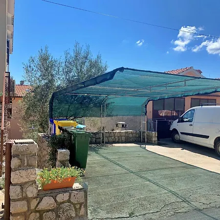 بيت ضيافة Santic Čižići