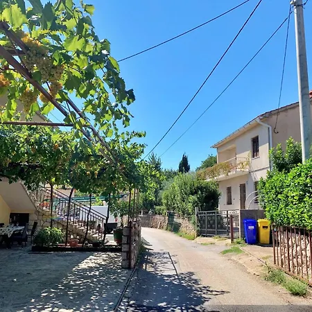 Santic Guest house