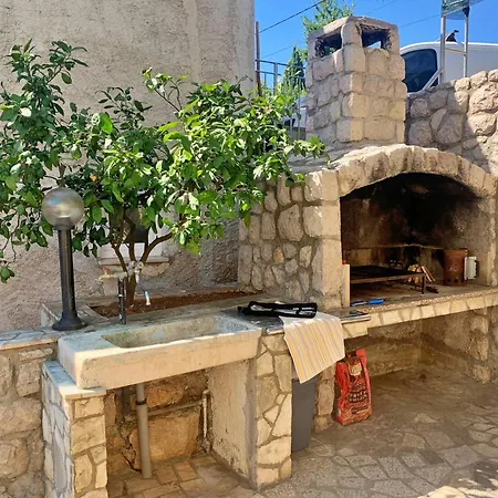 Santic Guest house