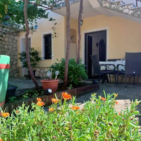 Santic Guest house 3*