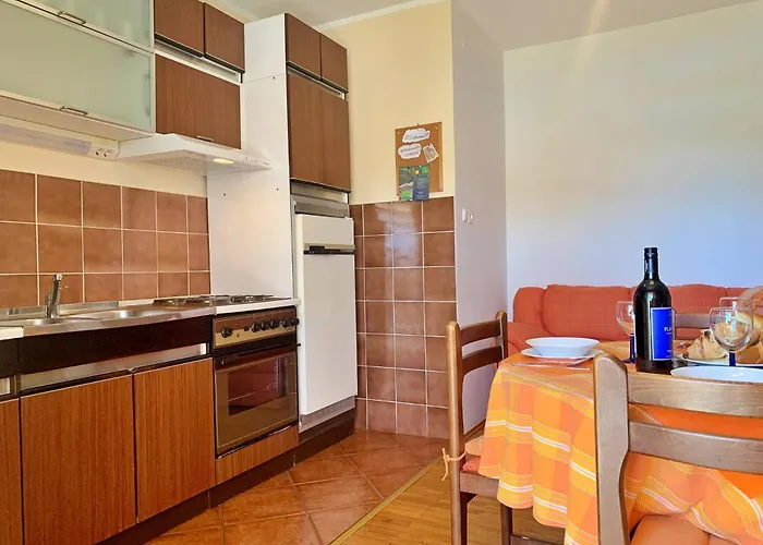 Gostinjska kuća Santic 3*