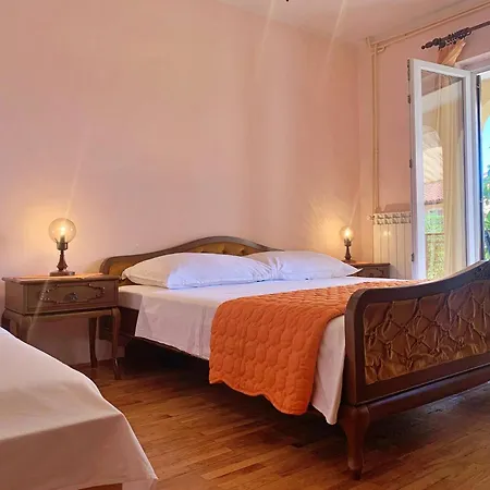 Santic Konukevi Čižići